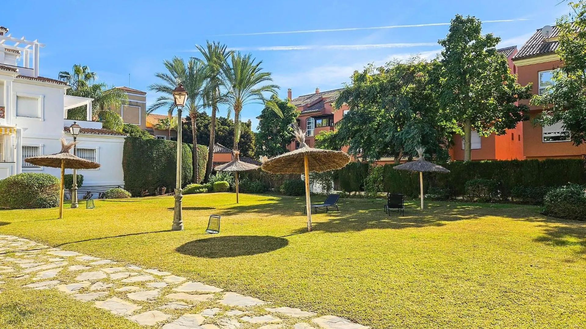 Modern 3 Bedroom Apartment In Puerto Banus Marbella